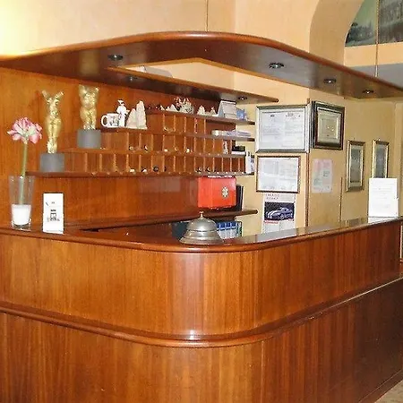 Hotell Altavilla Dieci *