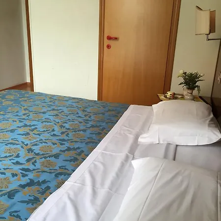 Altavilla Dieci Hotell